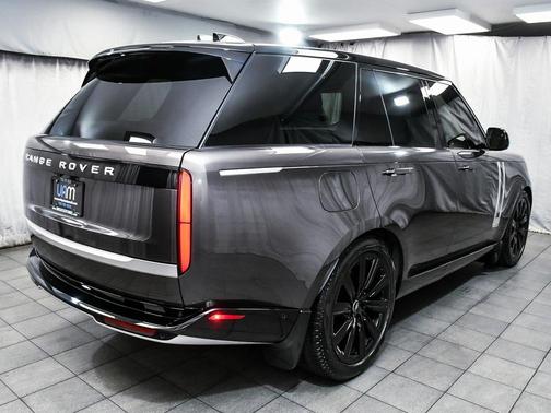 2024 Land Rover Range Rover P550e Autobiography SWB