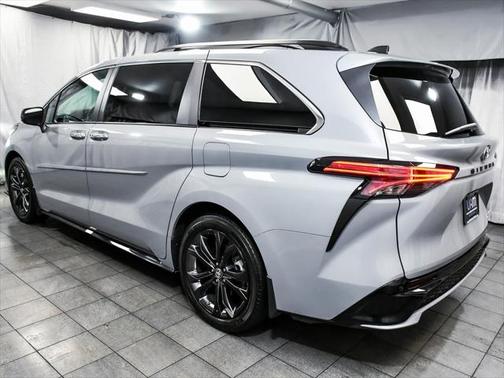 2023 Toyota Sienna XSE 7 Passenger