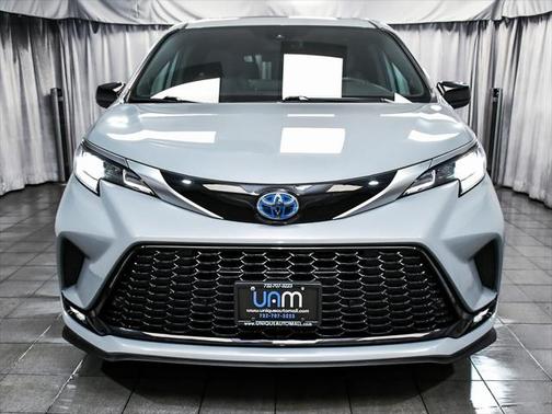 2023 Toyota Sienna XSE 7 Passenger