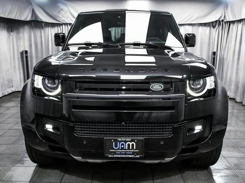 2024 Land Rover Defender 110 V8