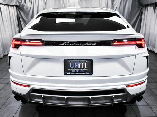 2021 Lamborghini Urus Base