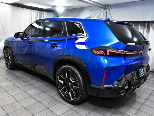 2023 BMW XM Base