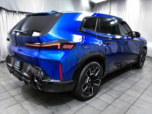 2023 BMW XM Base