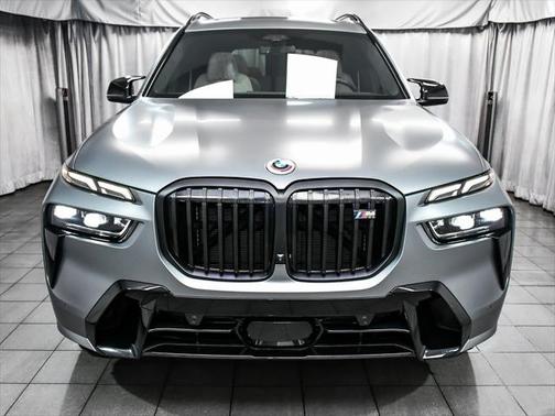 2023 BMW X7 M60i