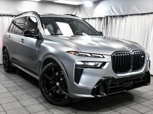 2023 BMW X7 M60i
