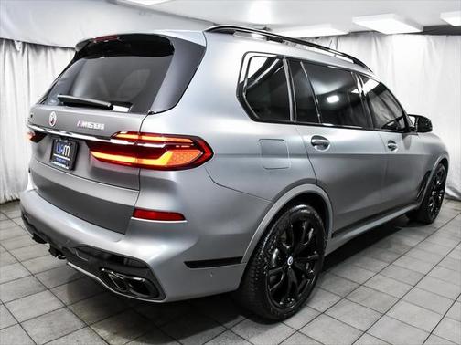 2023 BMW X7 M60i
