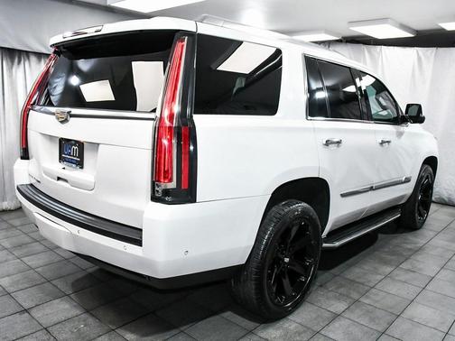 2018 Cadillac Escalade Luxury