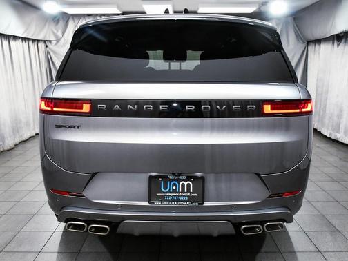 2025 Land Rover Range Rover Sport SE
