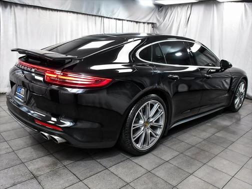 2018 Porsche Panamera 4S