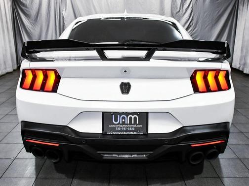 2024 Ford Mustang Dark Horse