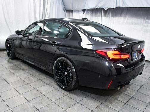 Black Sapphire Metallic 2022 BMW M5 Competition