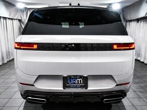 2024 Land Rover Range Rover Sport SE