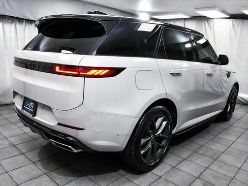 2024 Land Rover Range Rover Sport SE