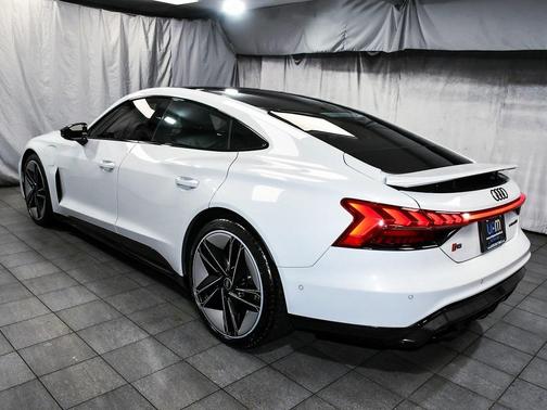 2024 Audi RS e-tron GT quattro