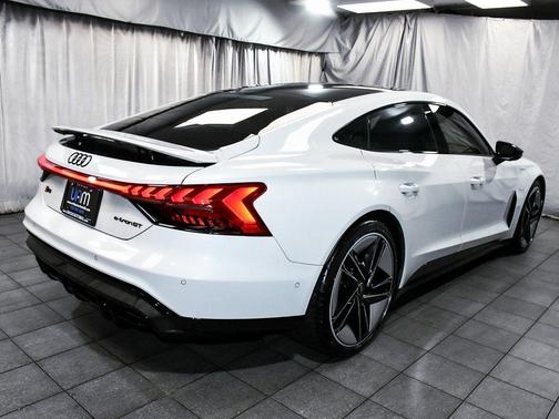 2024 Audi RS e-tron GT Base