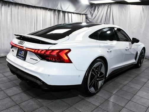 2024 Audi RS e-tron GT quattro