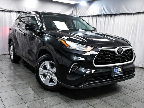 Midnight Black Metallic 2020 Toyota Highlander L
