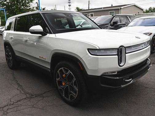 Glacier White 2022 Rivian R1S Launch Edition