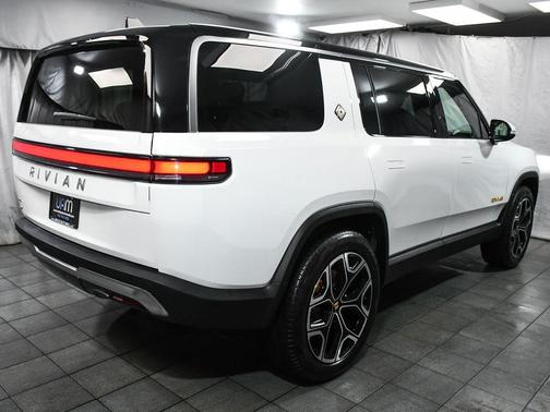 2022 Rivian R1S Launch Edition