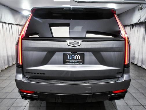 2022 Cadillac Escalade Sport