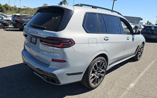 Brooklyn Grey Metallic 2025 BMW X7 M60i