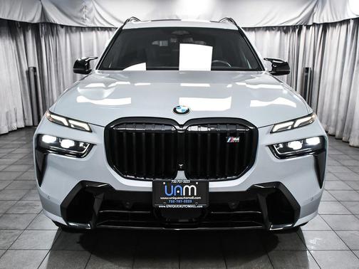 Brooklyn Grey Metallic 2025 BMW X7 M60i