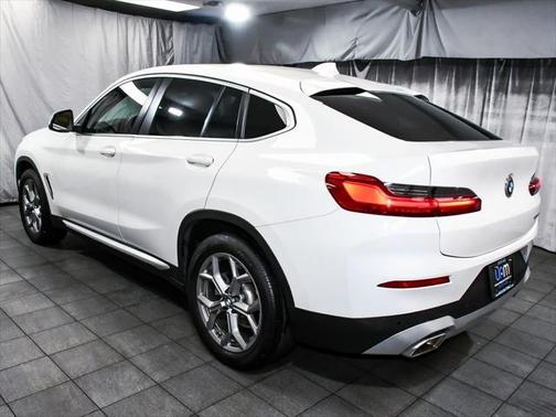 2023 BMW X4 xDrive30i