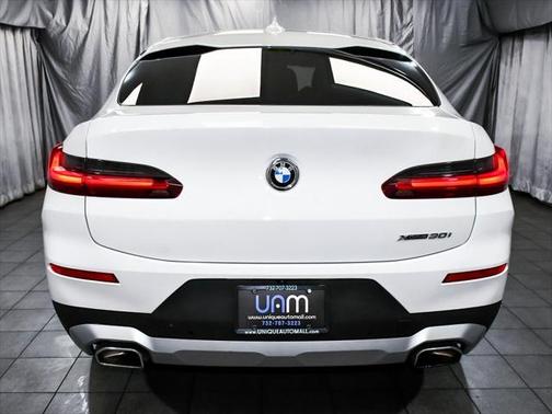 2023 BMW X4 xDrive30i