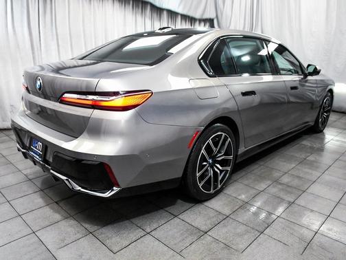 2024 BMW 740 i xDrive