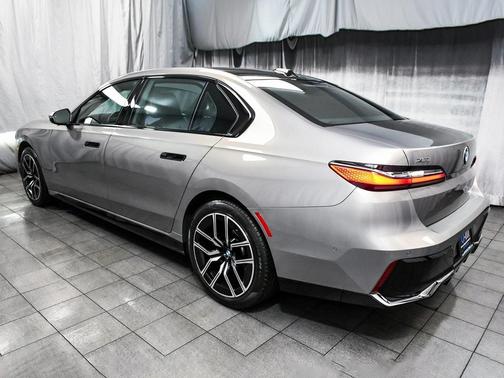 2024 BMW 740 i xDrive