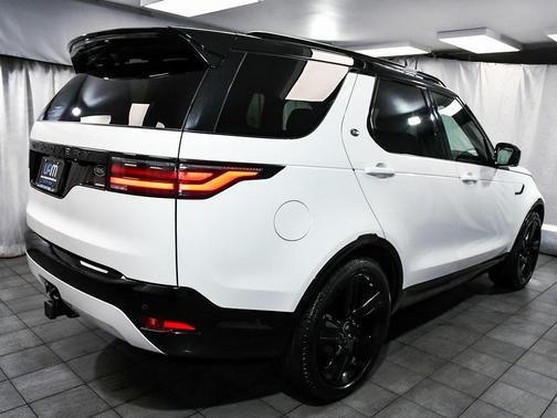 2023 Land Rover Discovery P300 S R-Dynamic