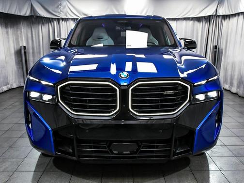 2025 BMW XM Base