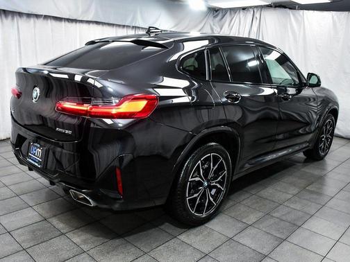 2025 BMW X4 xDrive30i