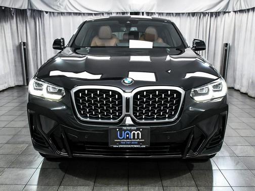 2025 BMW X4 xDrive30i