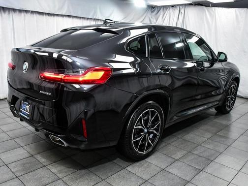 2025 BMW X4 xDrive30i
