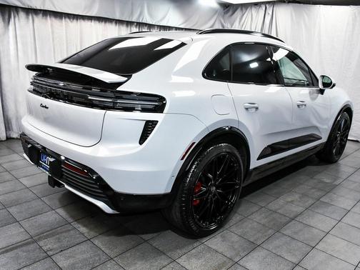 2025 Porsche Macan Macan Electric Turbo