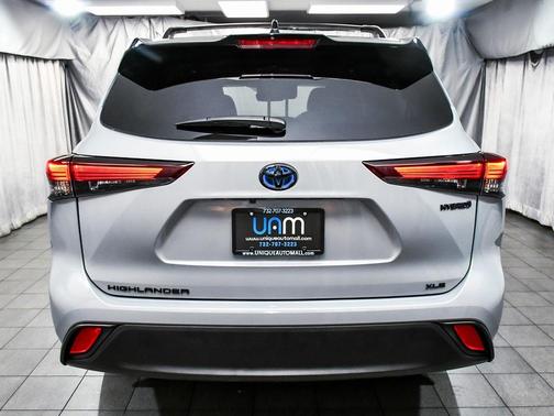 2024 Toyota Highlander Hybrid XLE