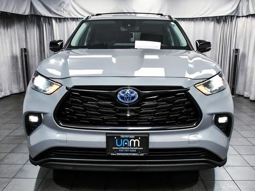 2024 Toyota Highlander Hybrid XLE