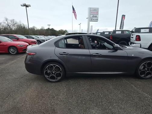 Vesuvio Gray Metallic 2024 Alfa Romeo Giulia Ti