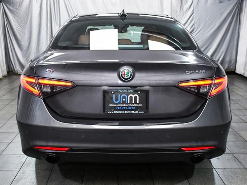 Vesuvio Gray Metallic 2024 Alfa Romeo Giulia Ti