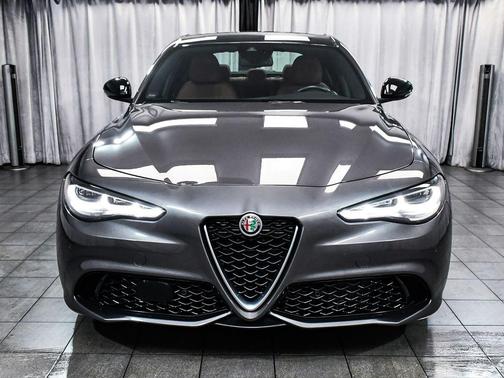 Vesuvio Gray Metallic 2024 Alfa Romeo Giulia Ti