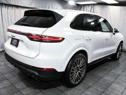 2023 Porsche Cayenne Cayenne Platinum Edition