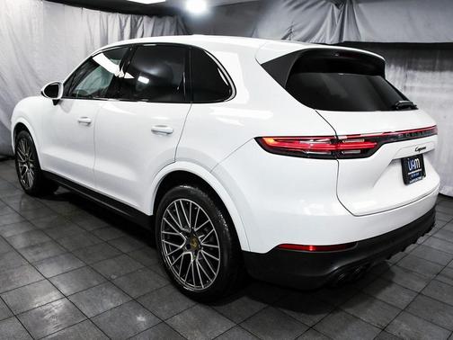 2023 Porsche Cayenne Cayenne Platinum Edition