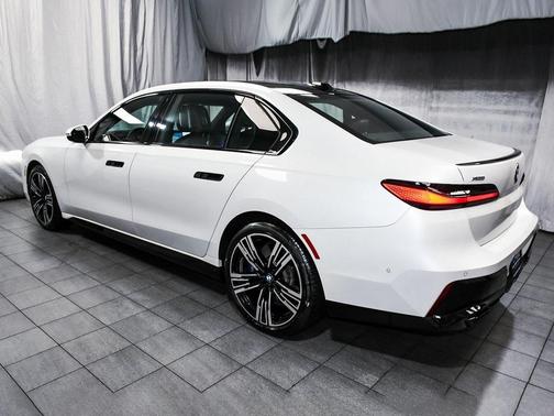 2023 BMW 760 i xDrive