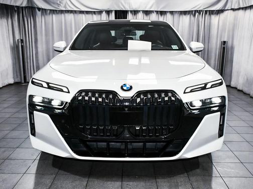 2023 BMW 760 i xDrive