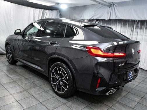 2025 BMW X4 xDrive30i