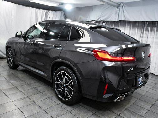 2025 BMW X4 xDrive30i