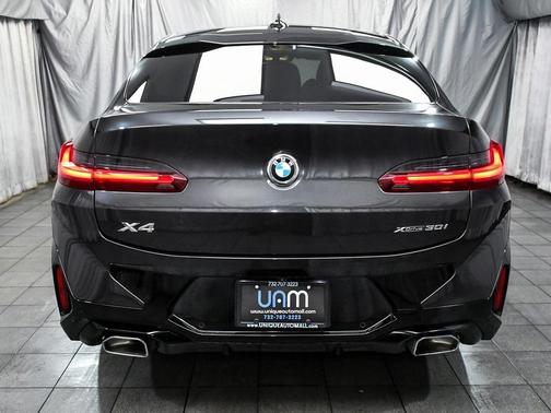 2025 BMW X4 xDrive30i