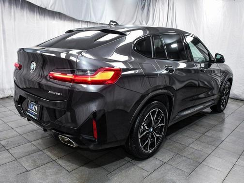 2025 BMW X4 xDrive30i