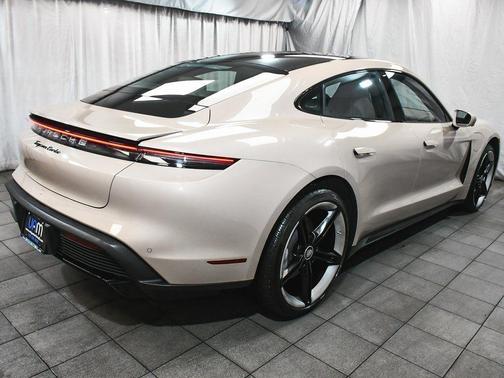 2021 Porsche Taycan Turbo